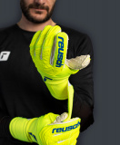 Reusch Attrakt Freegel SpeedBump Ortho-Tec 5170078 2001 white blue yellow 3